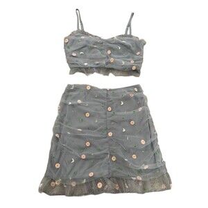 LE LIS Collection Gray Floral Top (Small) and Skirt (Medium) Set Festival
